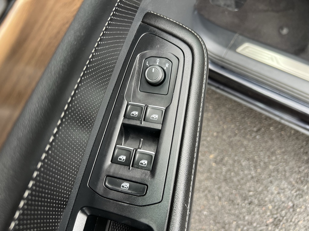 2024 Volkswagen Atlas SE Technology photo 10