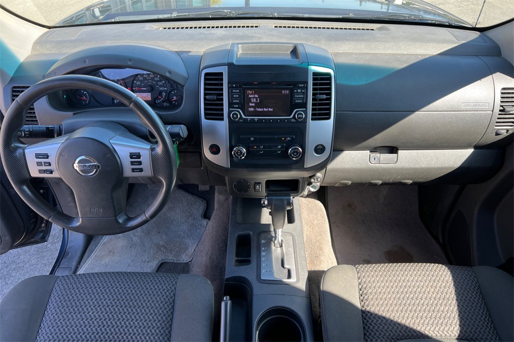 2017 Nissan Frontier SV photo 14