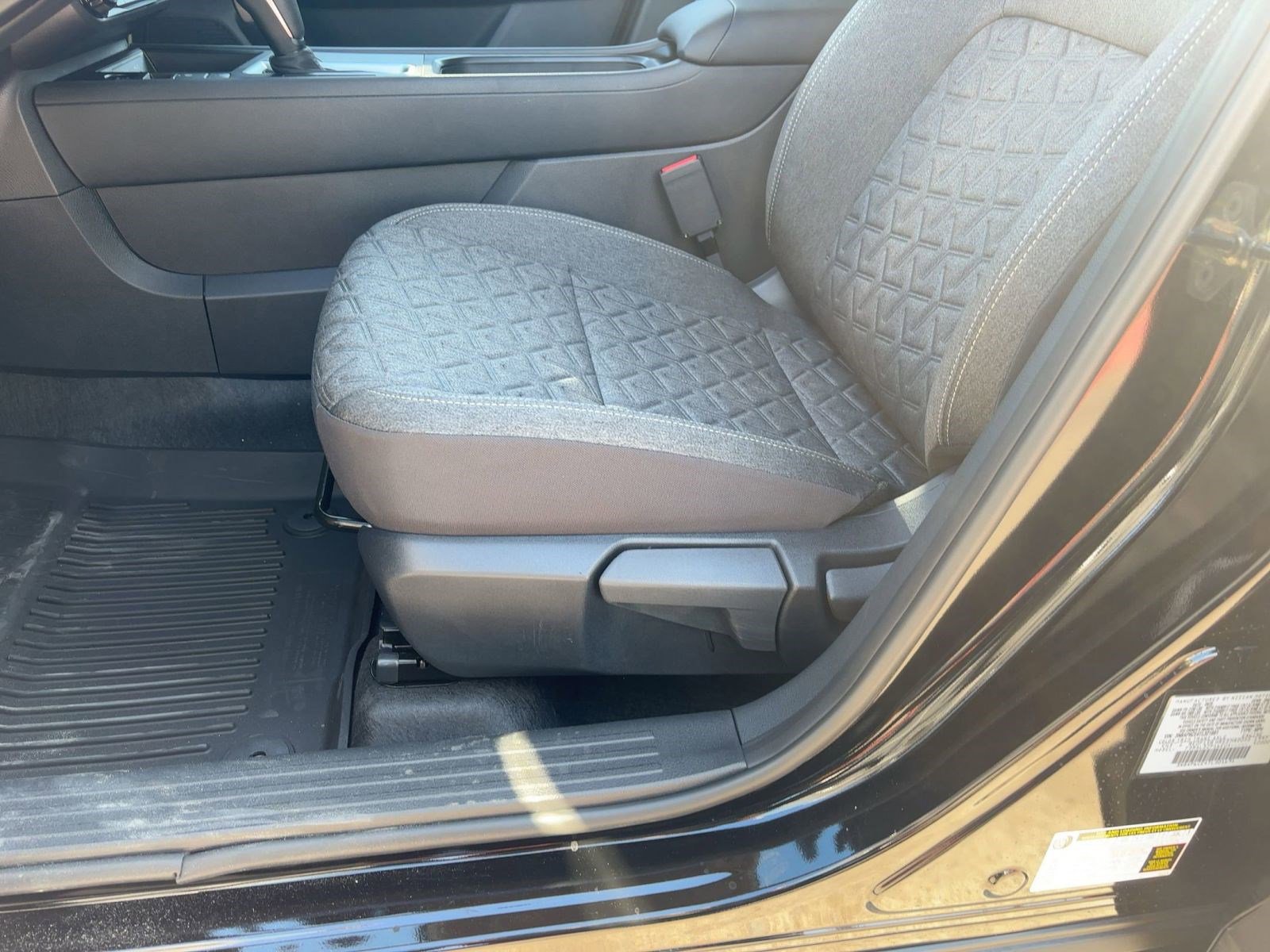 2026 Nissan Kicks SV photo 11