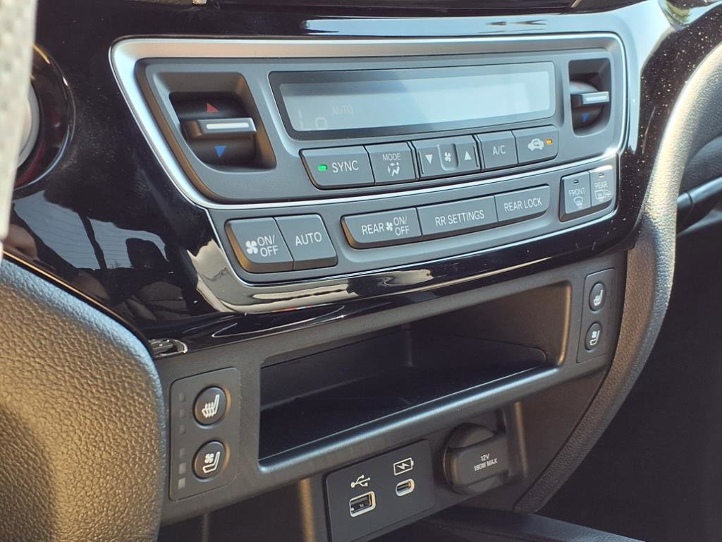 2025 Honda Ridgeline Black Edition photo 18