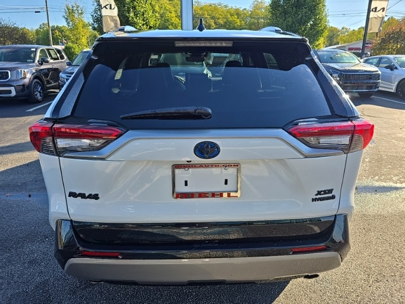 2023 Toyota RAV4 Hybrid XSE photo 3