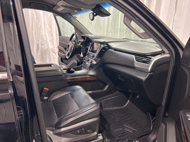 2018 Chevrolet Suburban LT photo 11