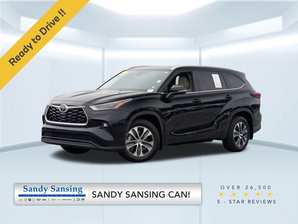 2023 Toyota Highlander XLE's photo