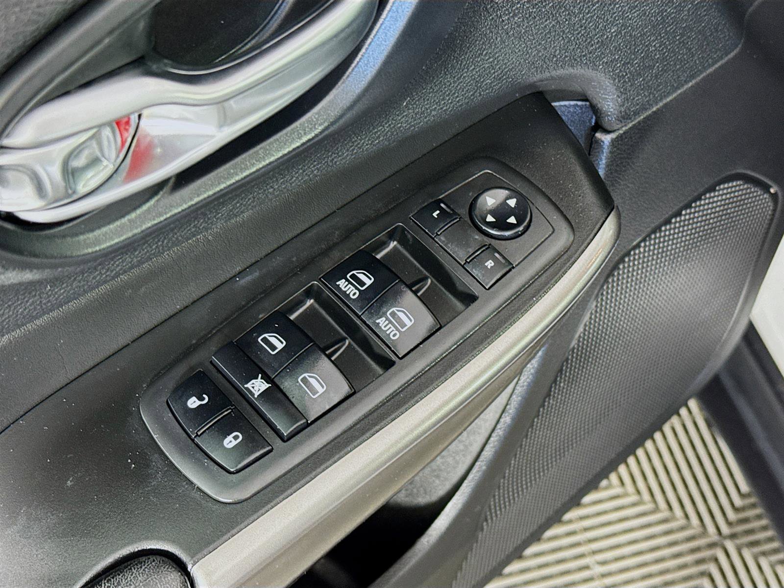 2019 Jeep Cherokee Latitude photo 16