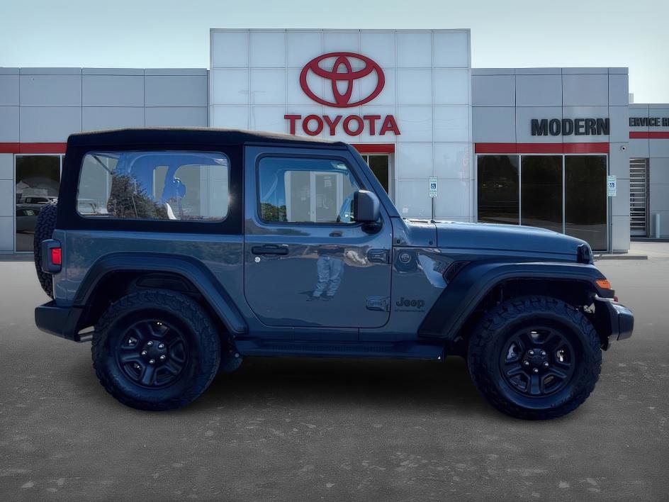 2025 Jeep Wrangler Sport photo 4