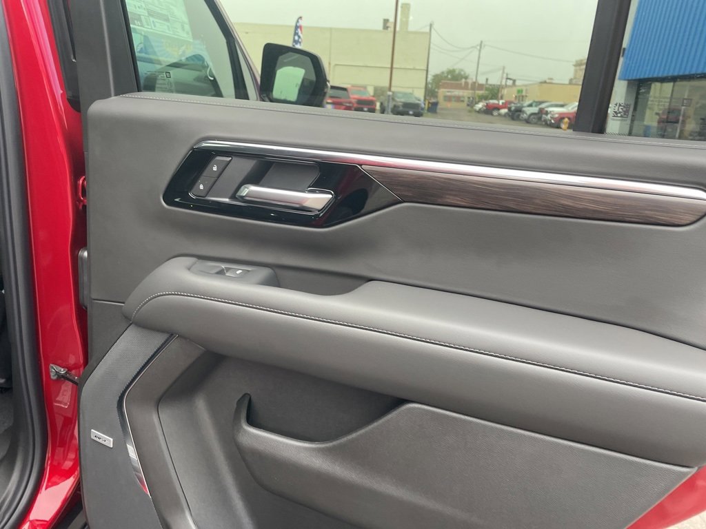 2025 Chevrolet Tahoe LT photo 27