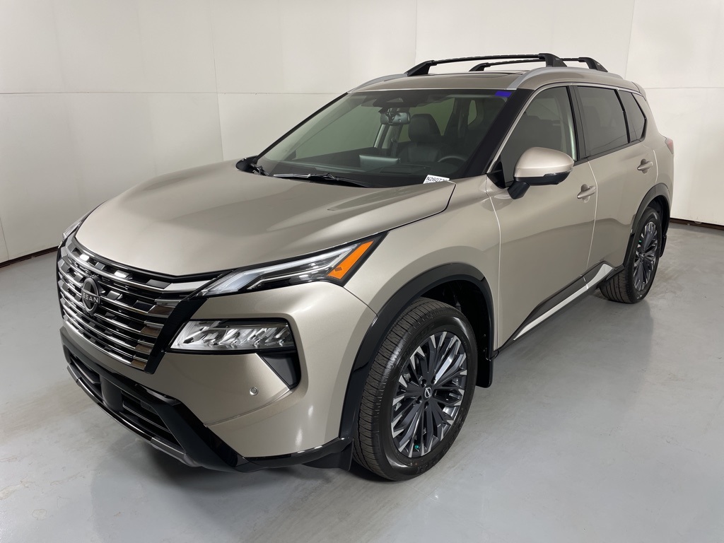 2026 Nissan Rogue Platinum photo 4