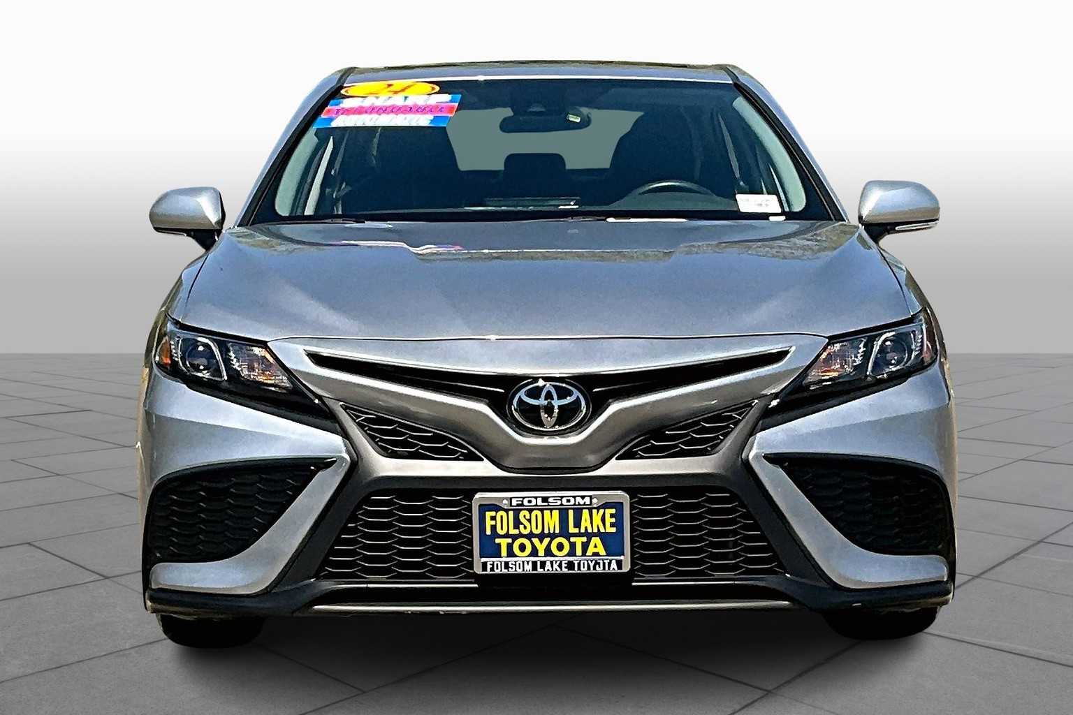 2024 Toyota Camry SE photo 3