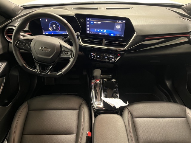 2025 Chevrolet Trax photo 2