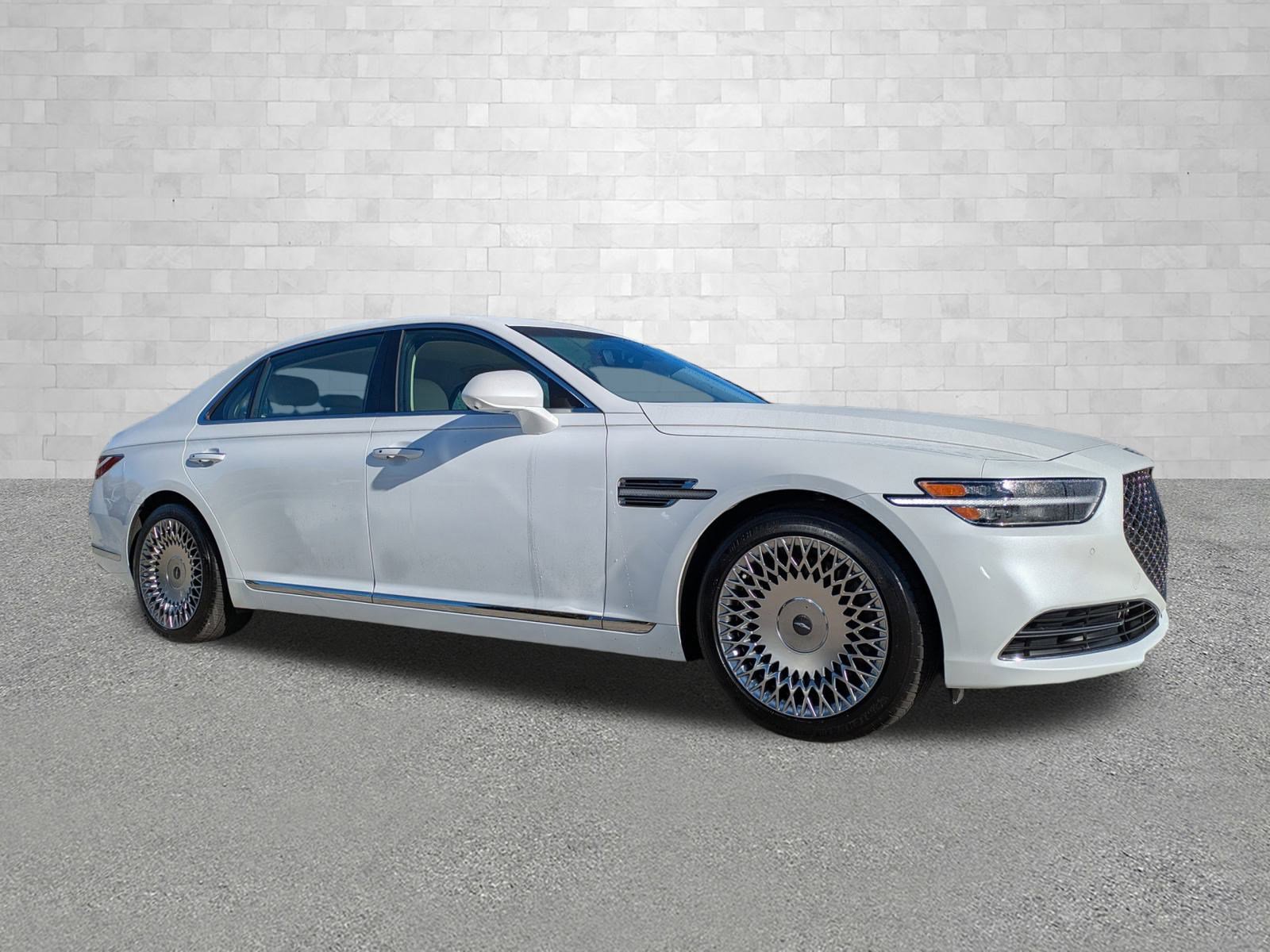 2020 GENESIS G90 Premium's photo