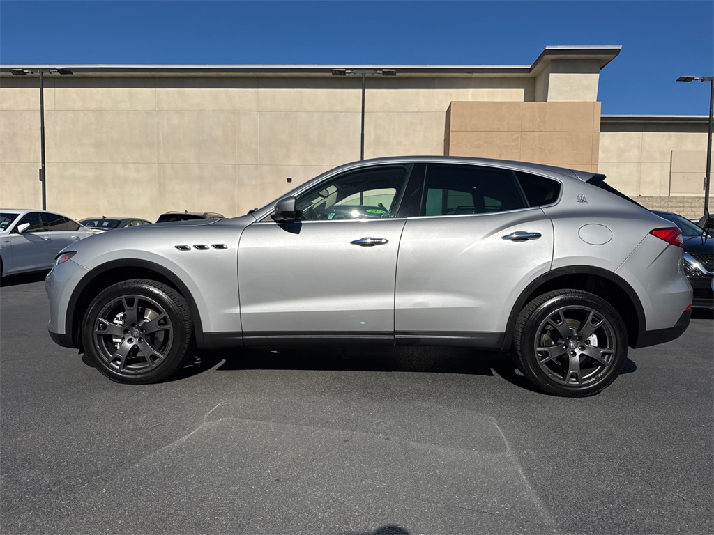 2018 Maserati Levante Base photo 6
