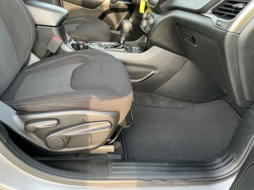 2019 Jeep Cherokee Latitude photo 21