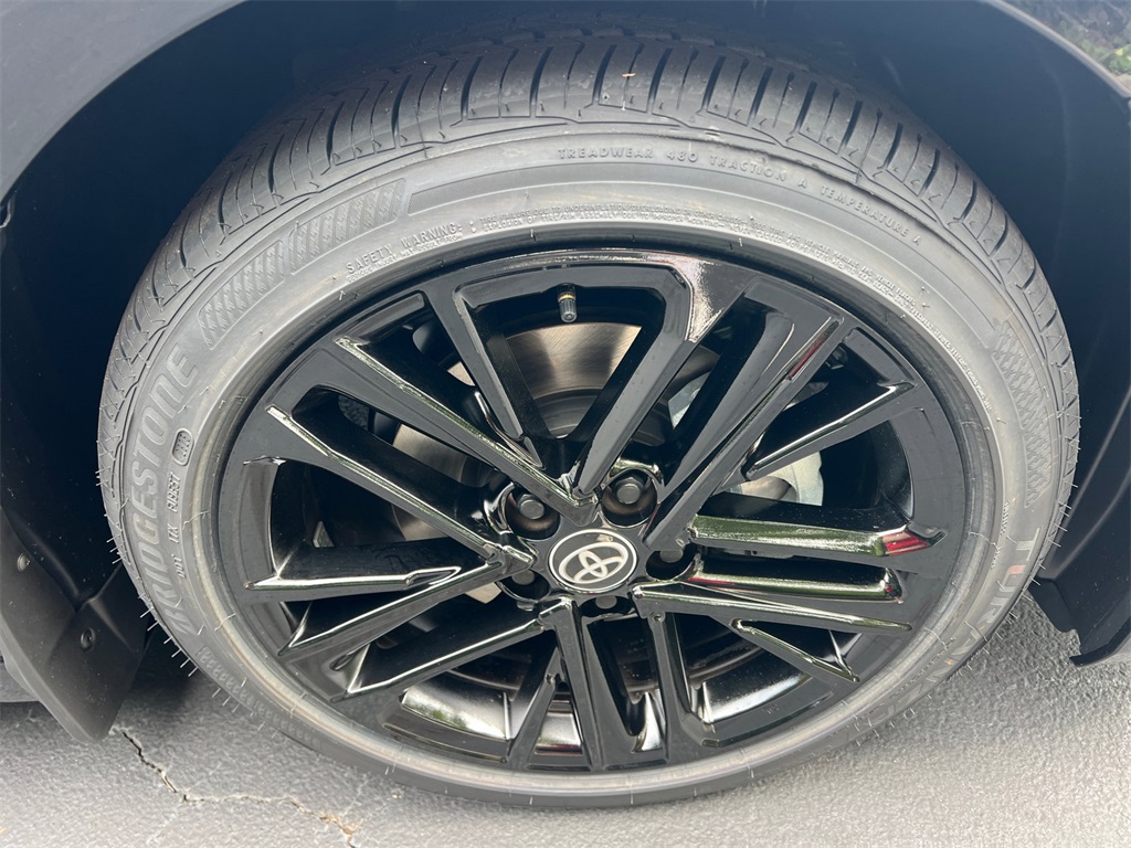 2025 Toyota Camry SE photo 12