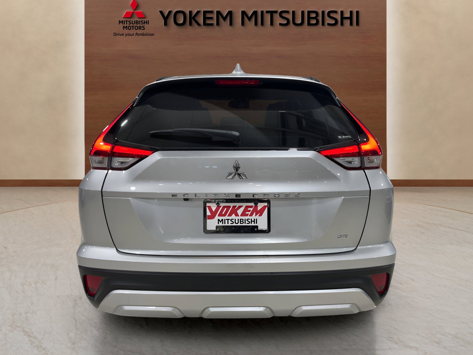 2025 Mitsubishi Eclipse Cross SE photo 4