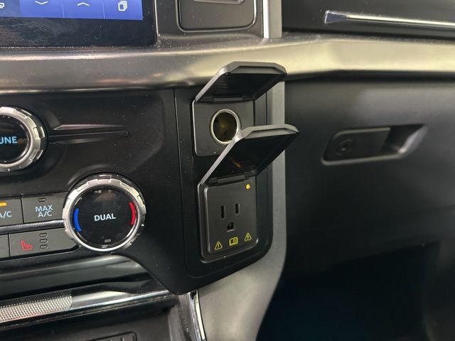 2023 Ford F-150 Lariat photo 17