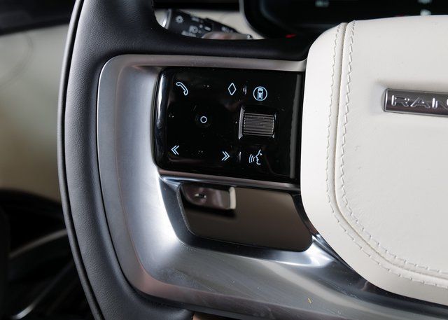 2025 Land Rover Range Rover SE photo 17
