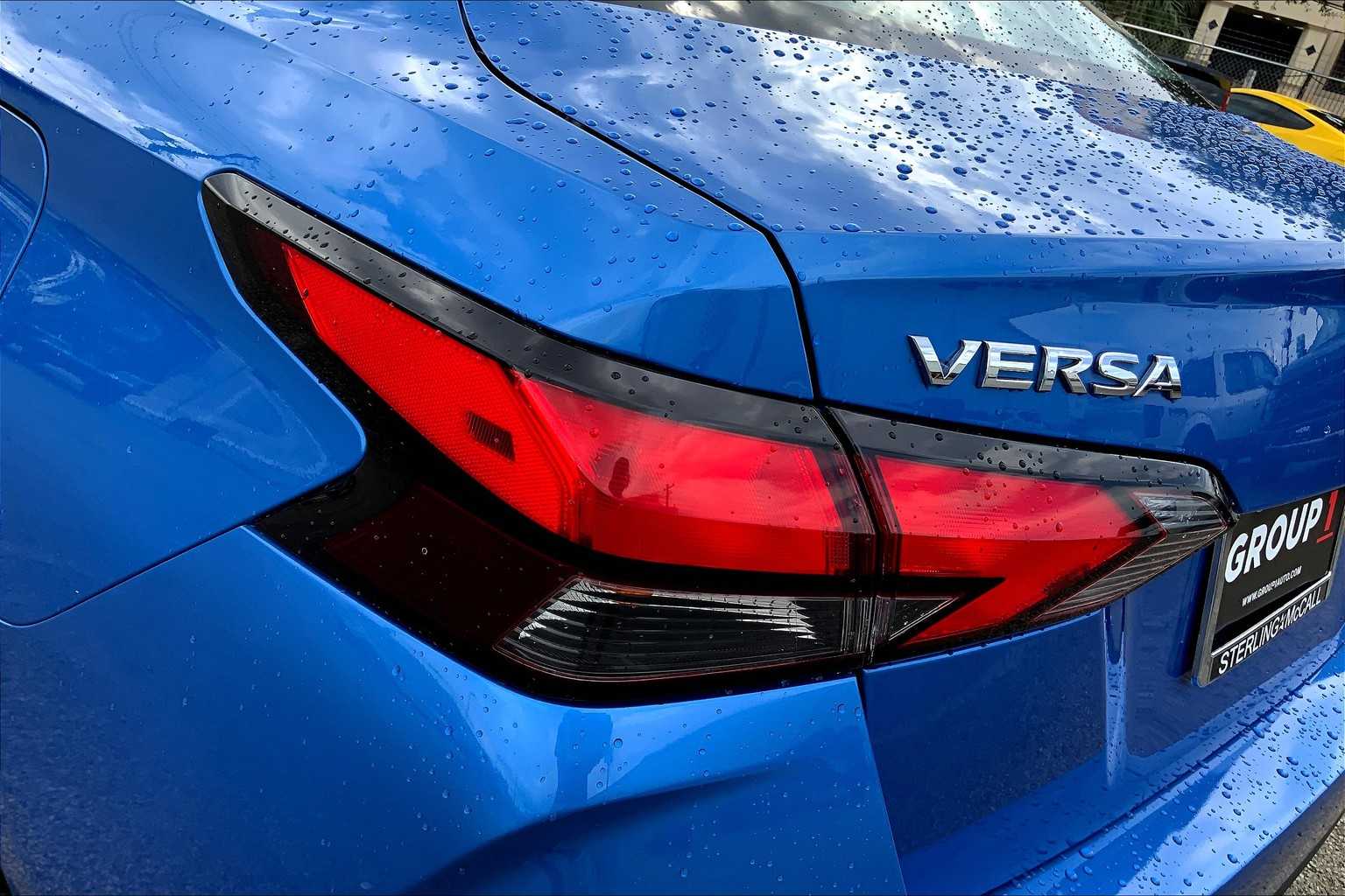 2021 Nissan Versa SV photo 24