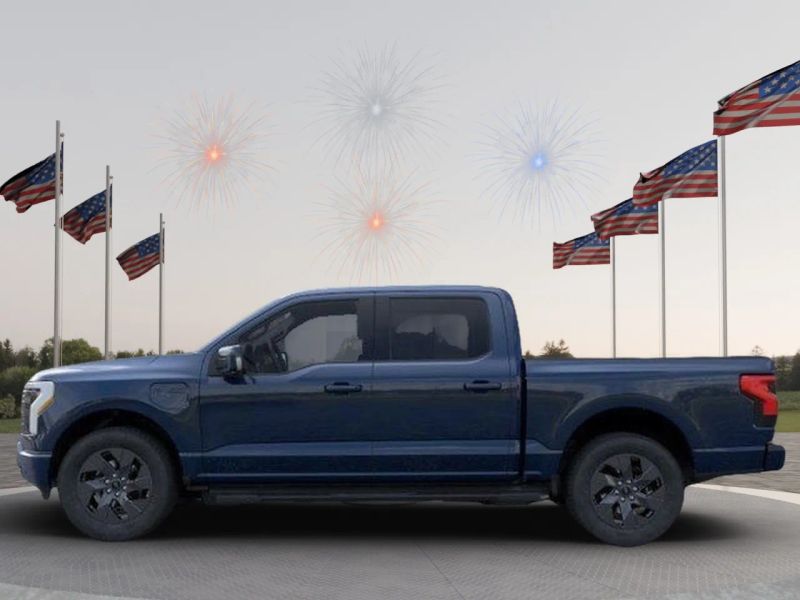 2023 Ford F-150 Lightning Lariat photo 3