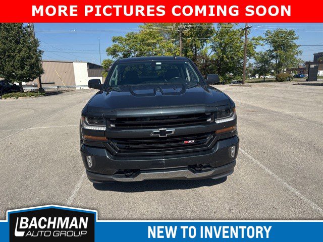 2017 Chevrolet Silverado 1500 LT photo 2