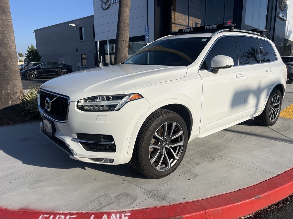 2017 Volvo XC90 T6 Momentum photo 2
