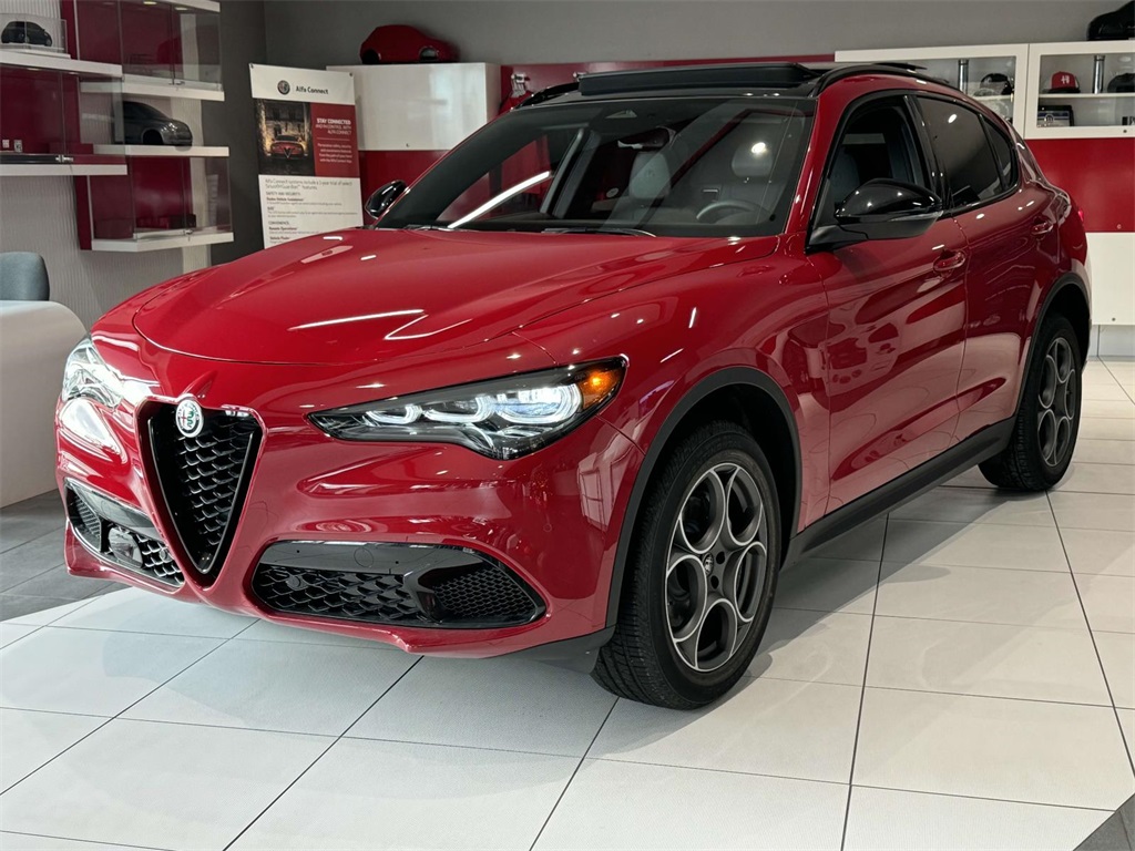 2025 Alfa Romeo Stelvio Sprint photo 6