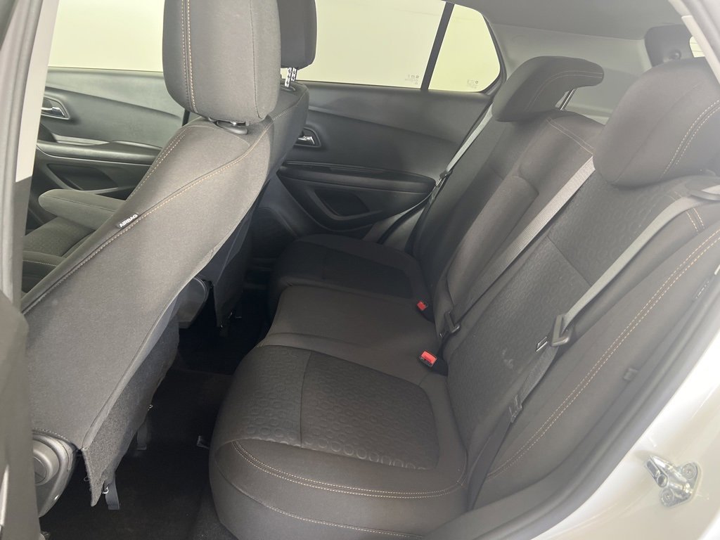 2022 Chevrolet Trax LS photo 16