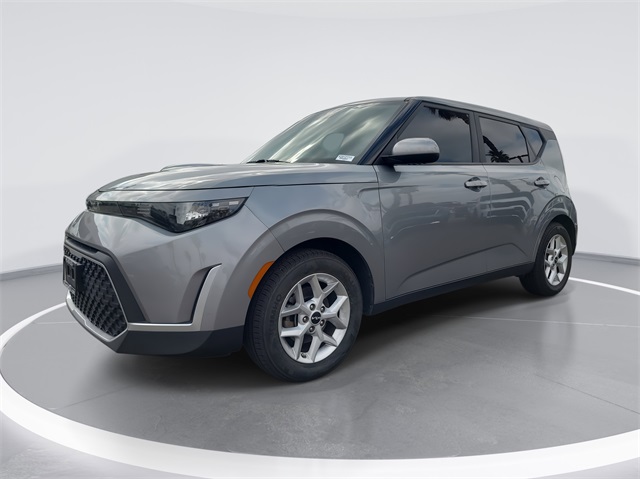 2023 Kia Soul LX photo 2