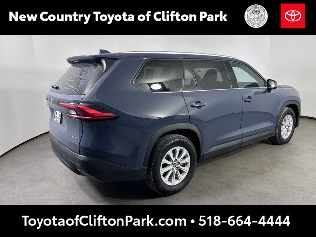 2024 Toyota Grand Highlander XLE AWD photo 2