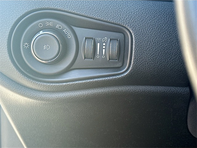 2017 Jeep Renegade Limited photo 7