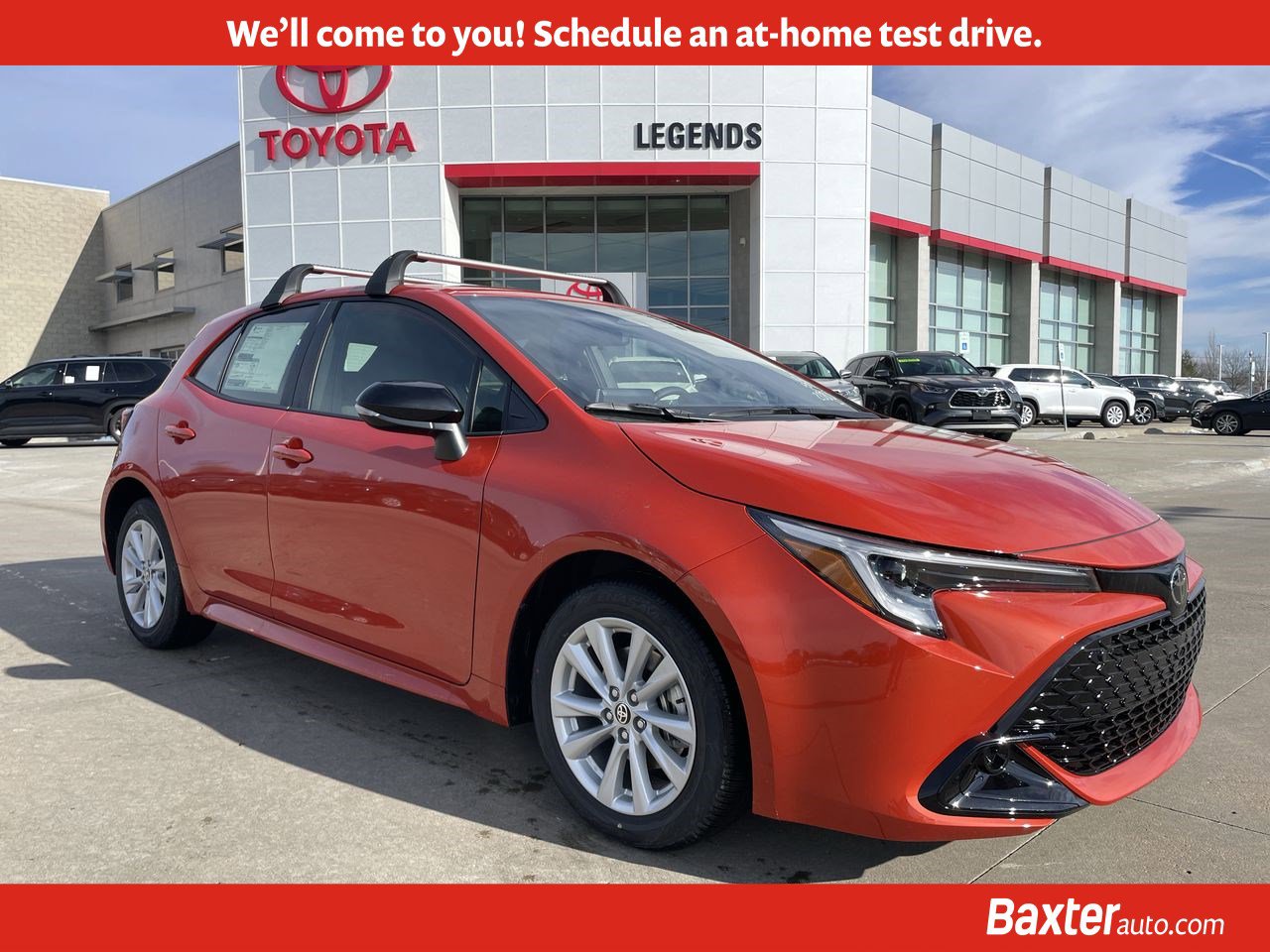 2026 Toyota Corolla Hatchback SE's photo