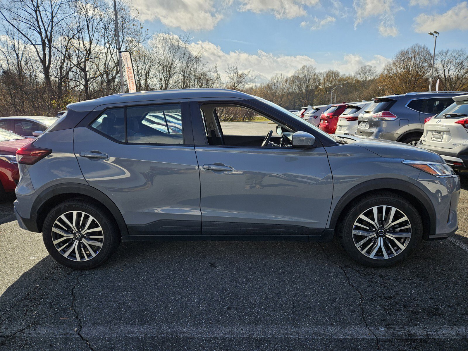 2021 Nissan Kicks SV photo 2