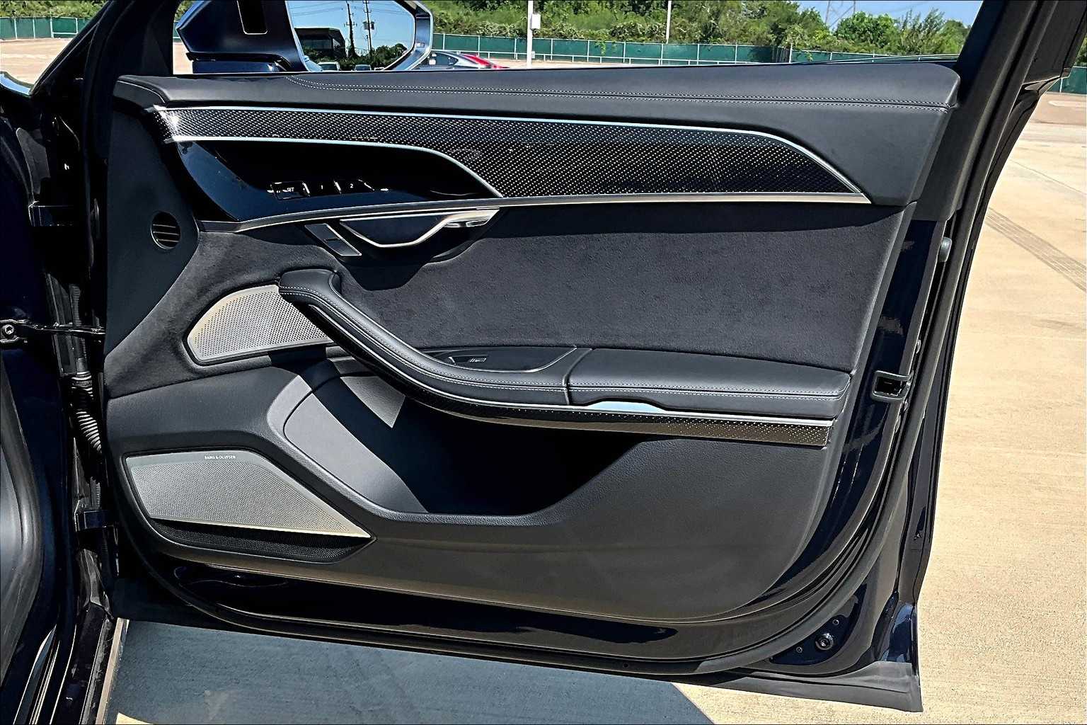 2022 Audi S8 Quattro photo 21