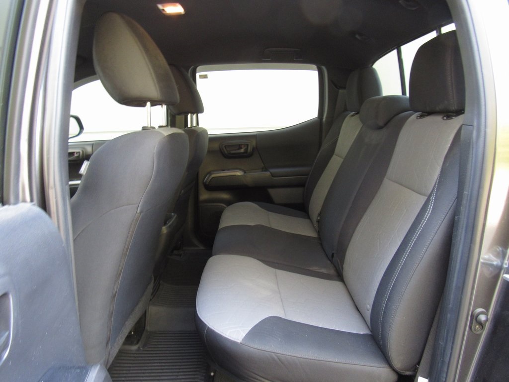2023 Toyota Tacoma TRD Off-Road photo 18