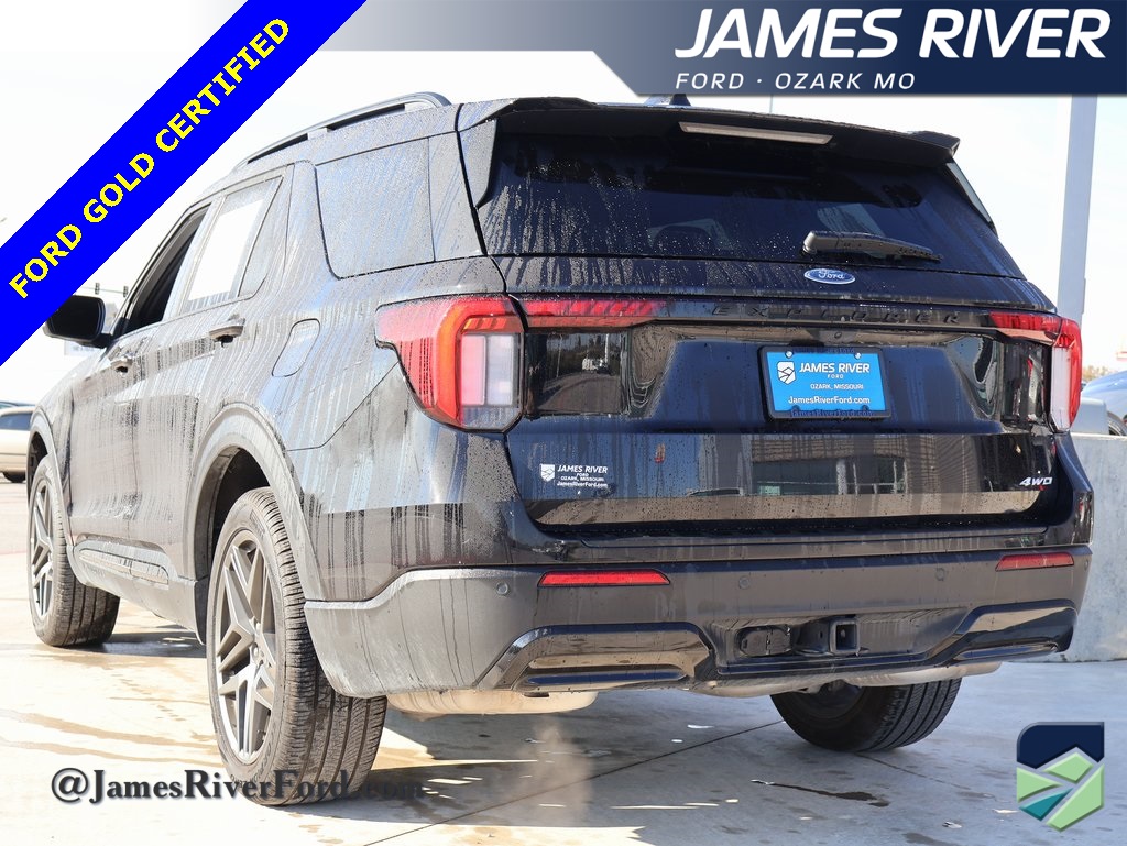 2025 Ford Explorer ST-Line photo 2