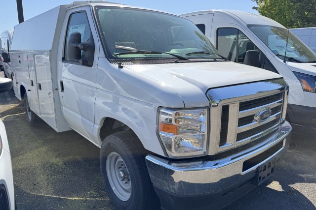 2025 Ford Econoline Cutaway E-350 SRW