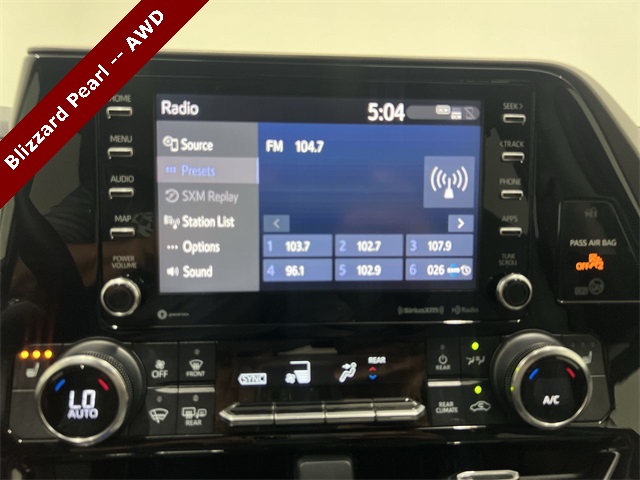 2020 Toyota Highlander XLE photo 12