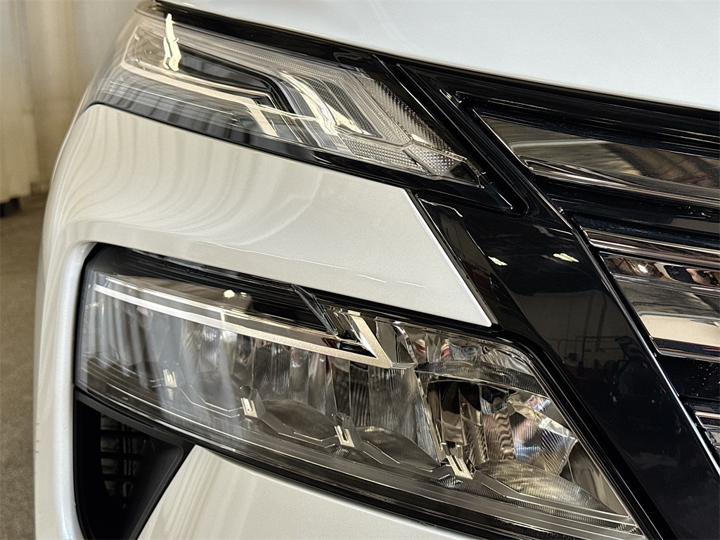 2026 Nissan Rogue Platinum photo 16