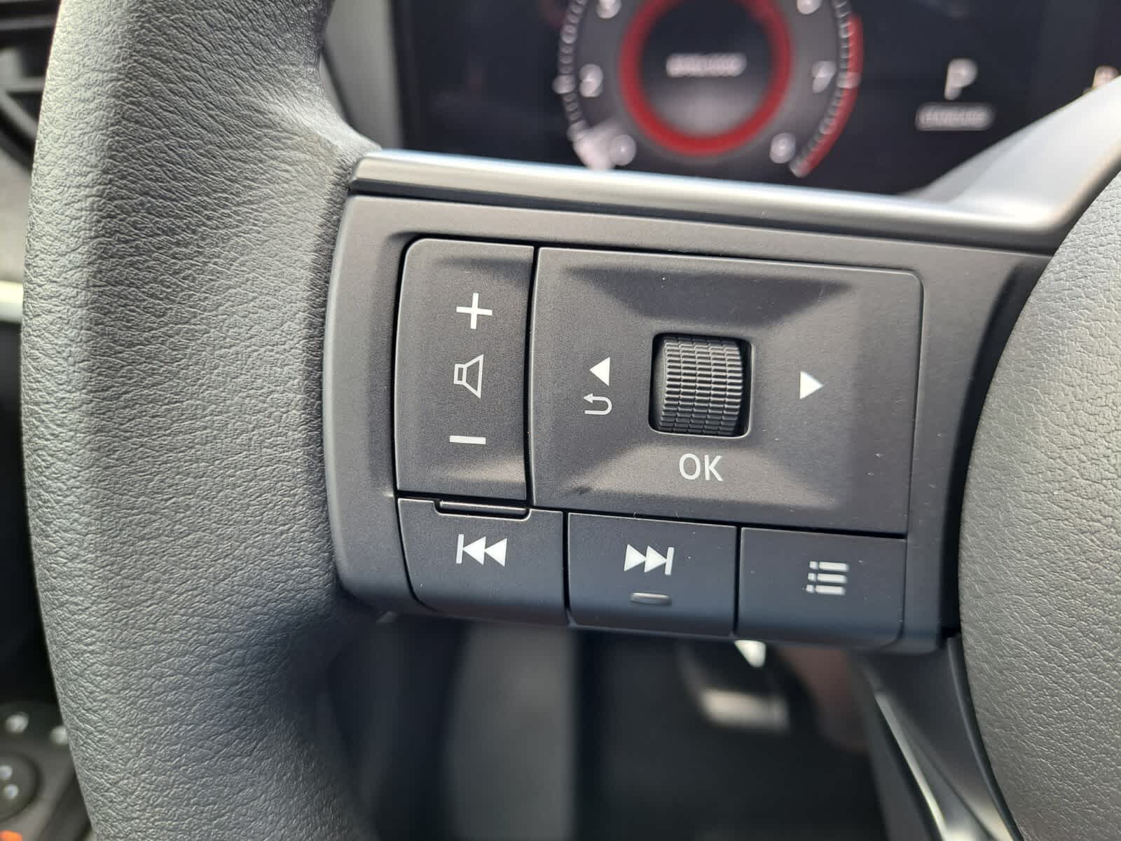 2025 Nissan Kicks SV photo 14