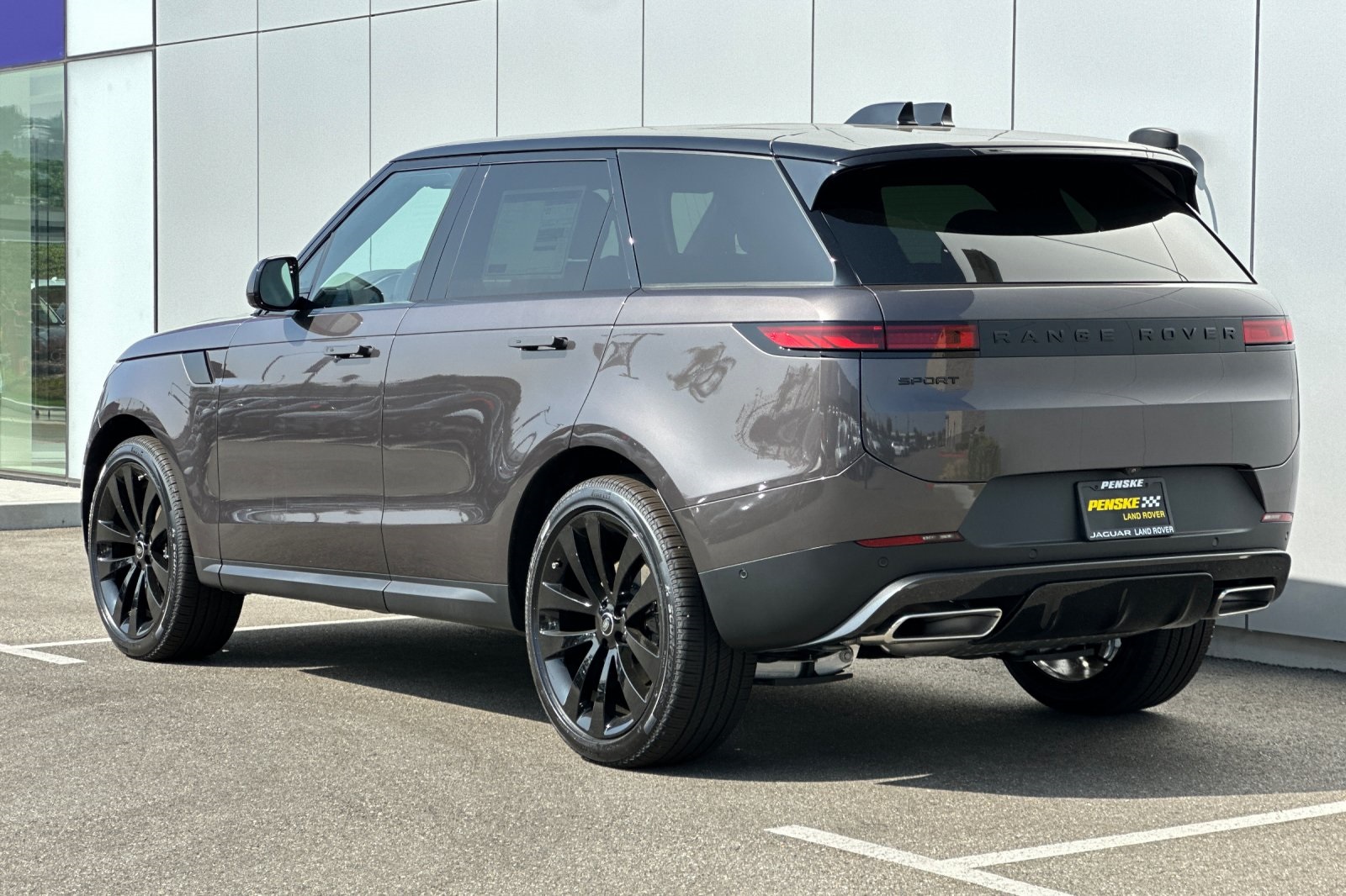 2025 Land Rover Range Rover Sport SE photo 3