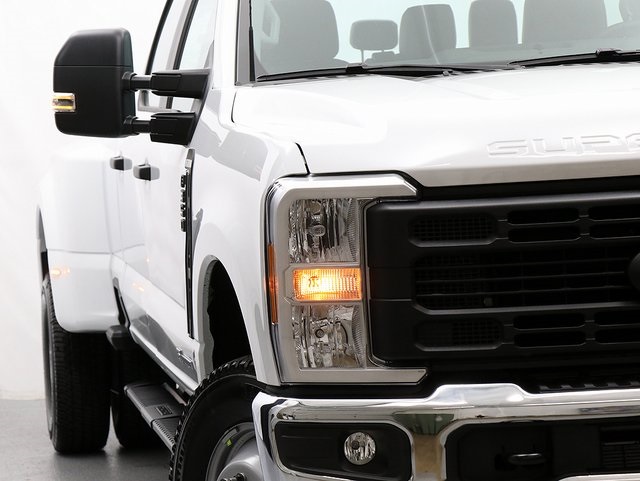 2025 Ford F-350 XL photo 4