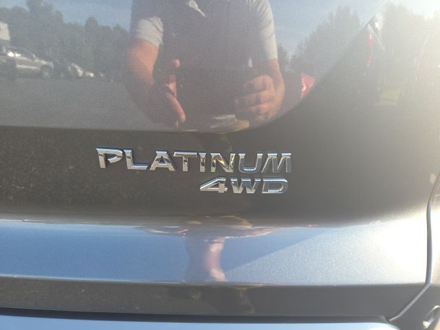 2022 Nissan Pathfinder Platinum photo 4
