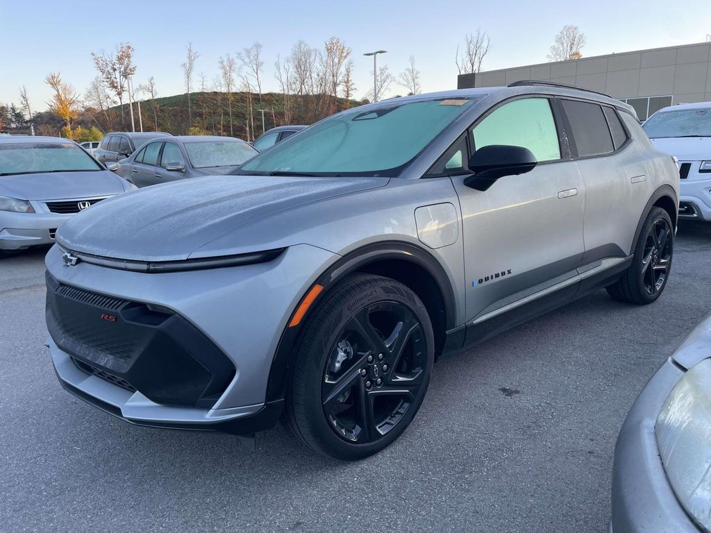 2024 Chevrolet Equinox EV 3RS photo 2