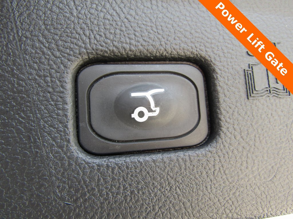 2024 Ford Edge Titanium photo 13
