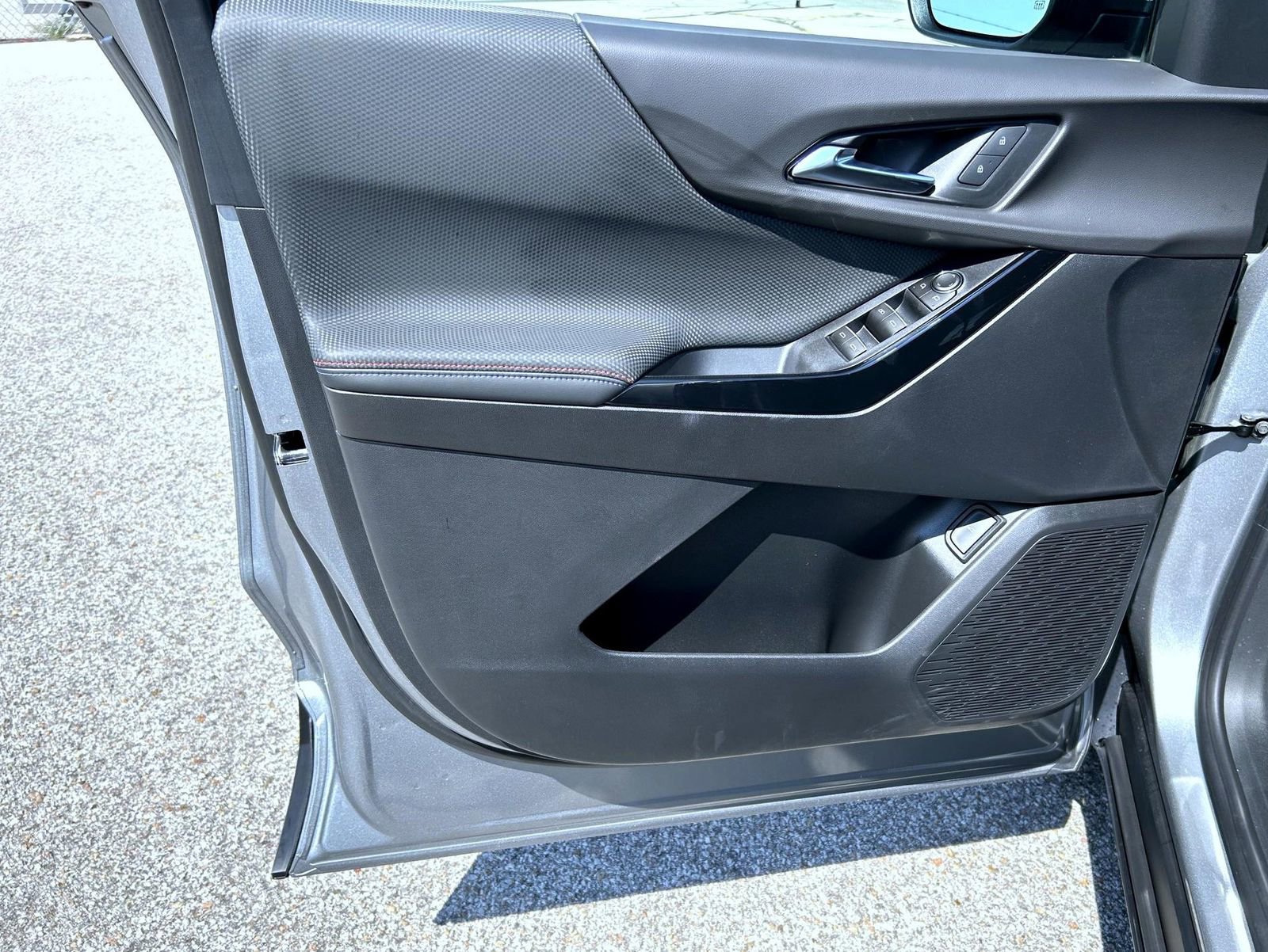 2026 Chevrolet Equinox RS photo 9