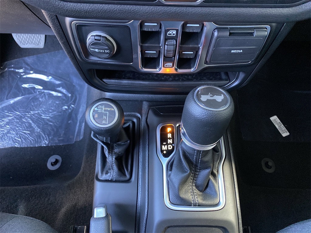 2025 Jeep Wrangler Sport photo 22