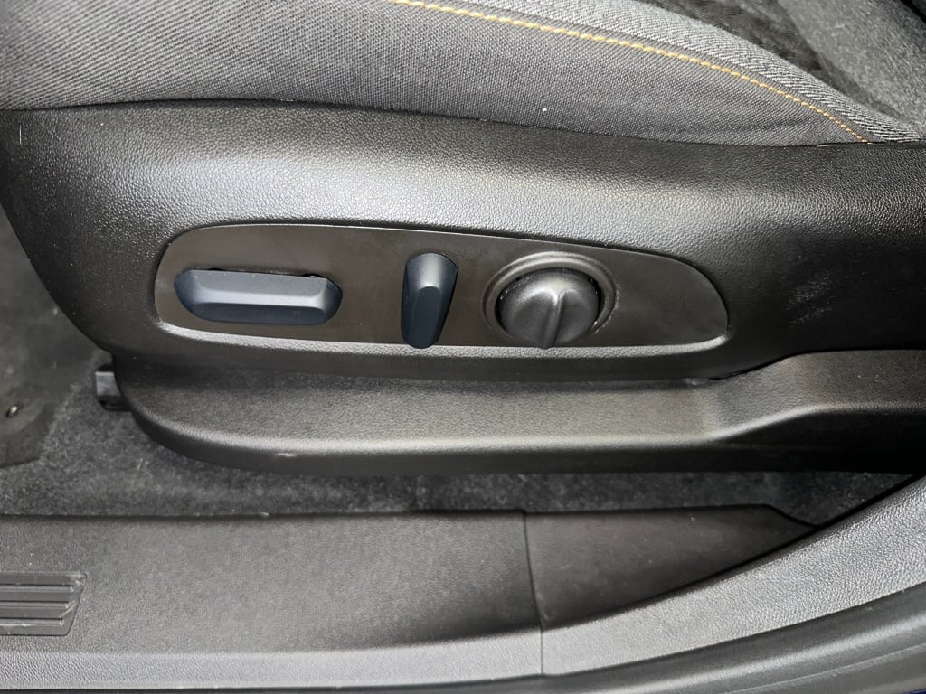 2023 Chevrolet Equinox LT photo 3