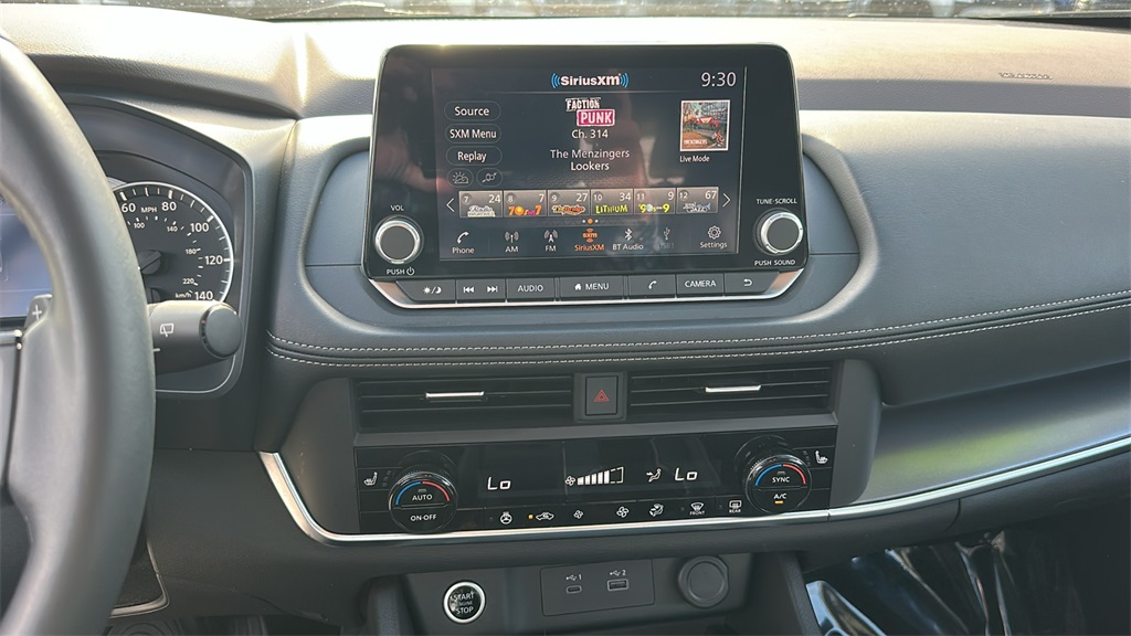 2023 Nissan Rogue SV photo 22