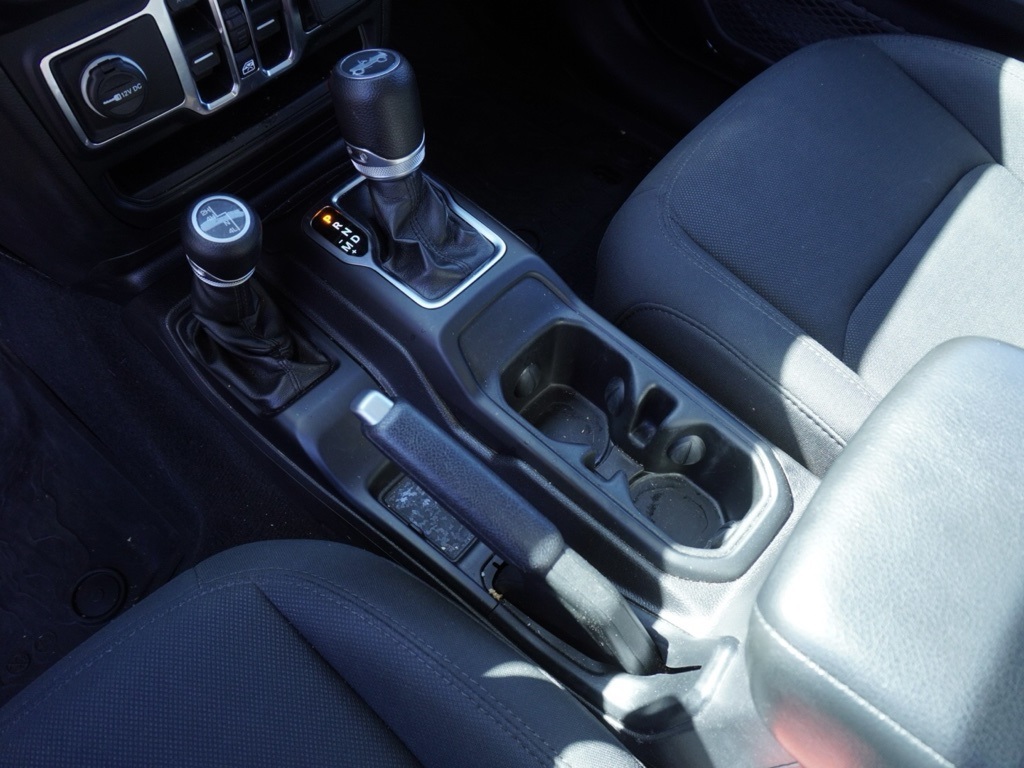 2019 Jeep Wrangler Sport S photo 17