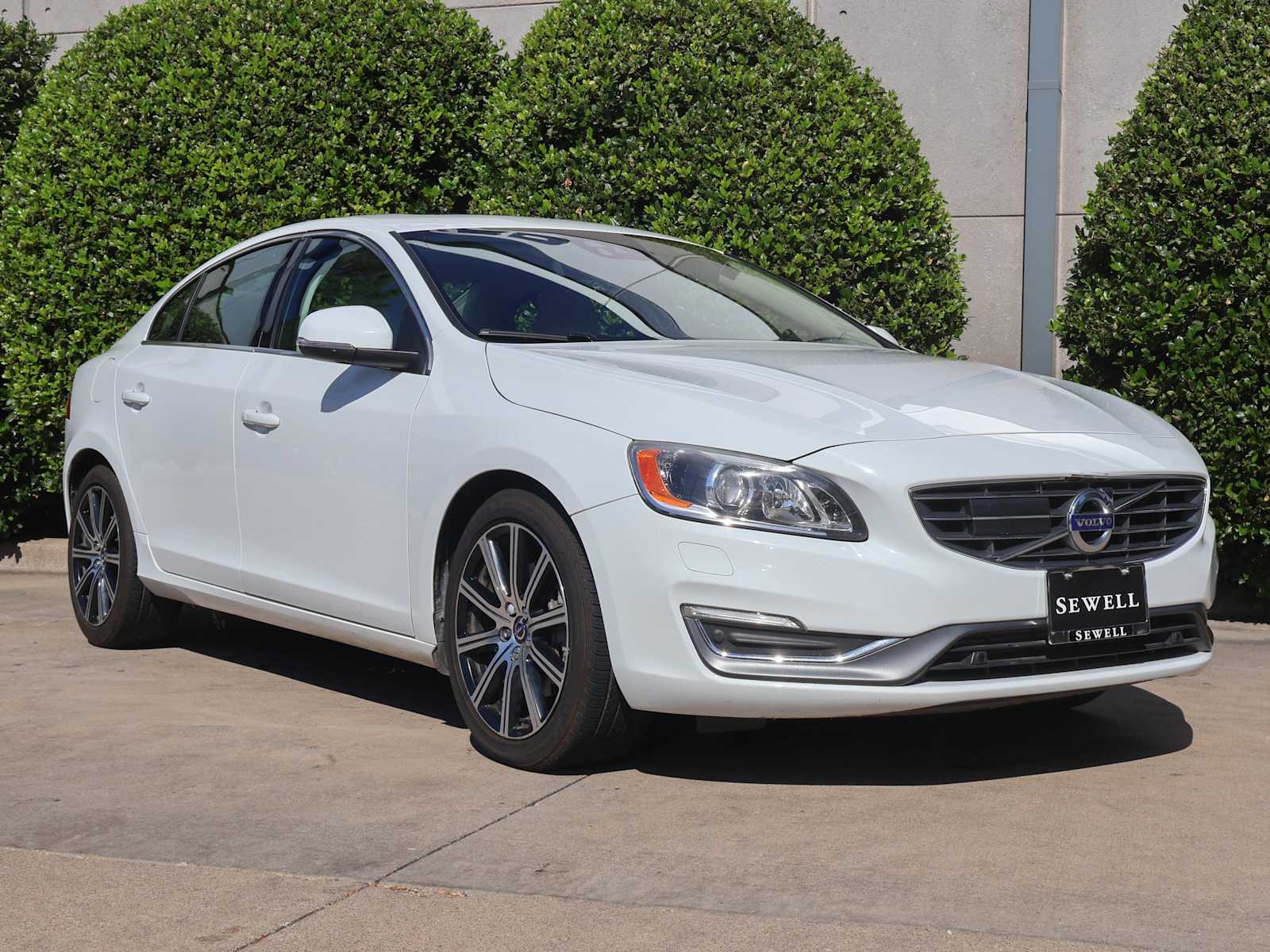2018 Volvo S60 Inscription Platinum photo 3
