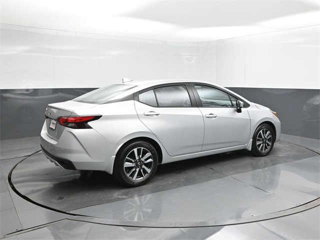 2025 Nissan Versa SV photo 13